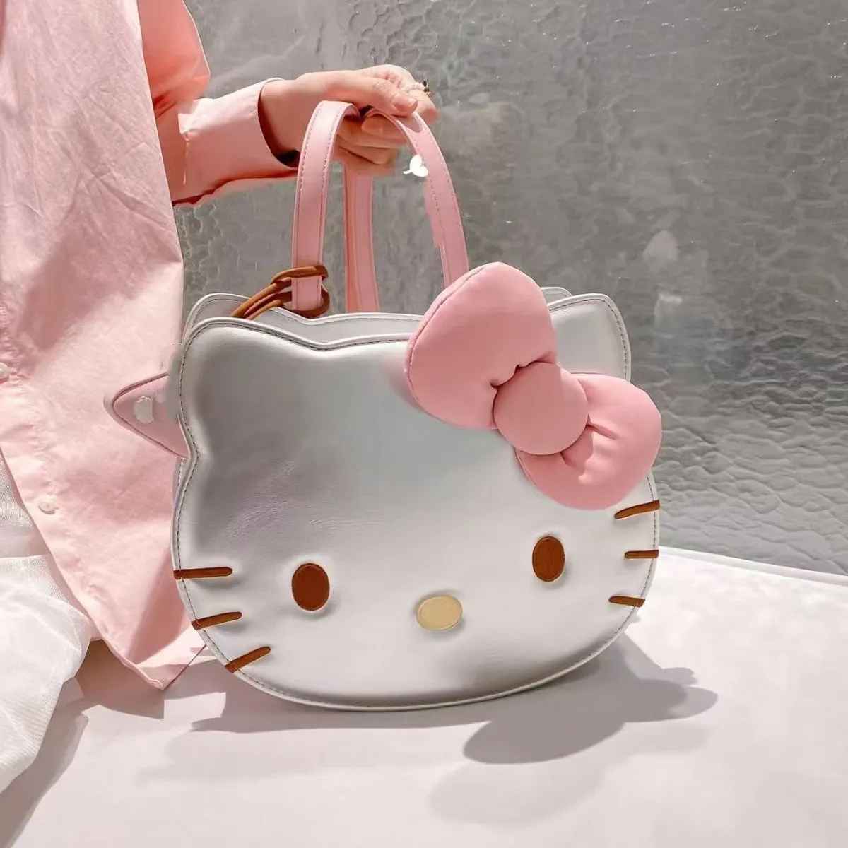 D_NQ_NP_2X_825524-MLC101471624875_122025-F-bolsa-cat-head-hello-kitty-de-gran-capacidad-para-mujer